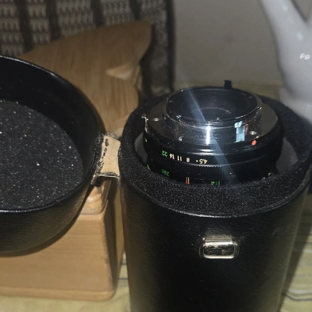 Source Unknown Black Camera Lens with Case